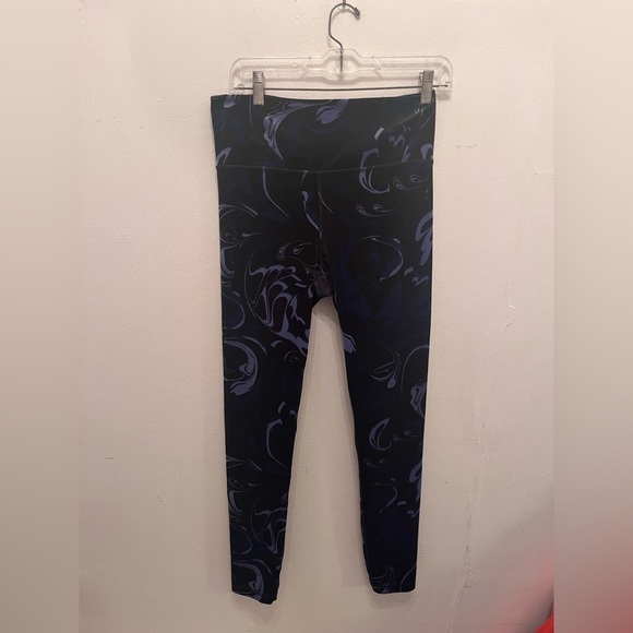 Athleta Elation Velvet Tight Exhilirate Size Medium Patterned NWOT - Picture 2 of 4